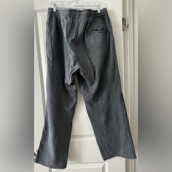 Nike men’s gray sweatpants. Size XL. Slight wear around the waistband. - Picture 6 of 9